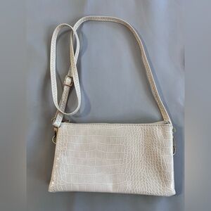 Elegant White Crocodile-Embossed Crossbody Bag